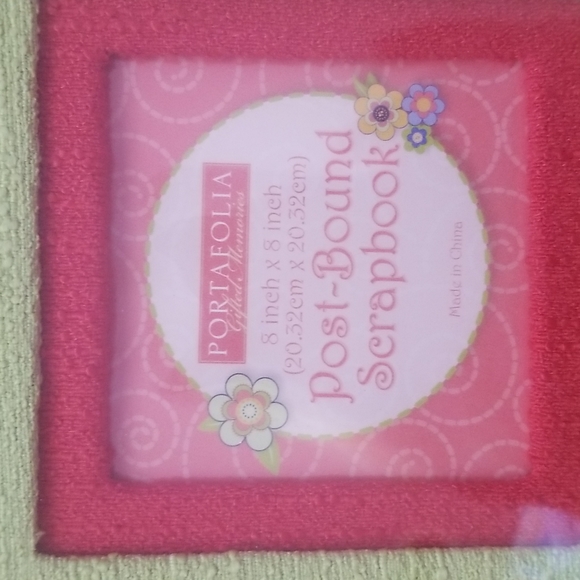 Portafolia 8x8 scrapbook - Picture 3 of 3